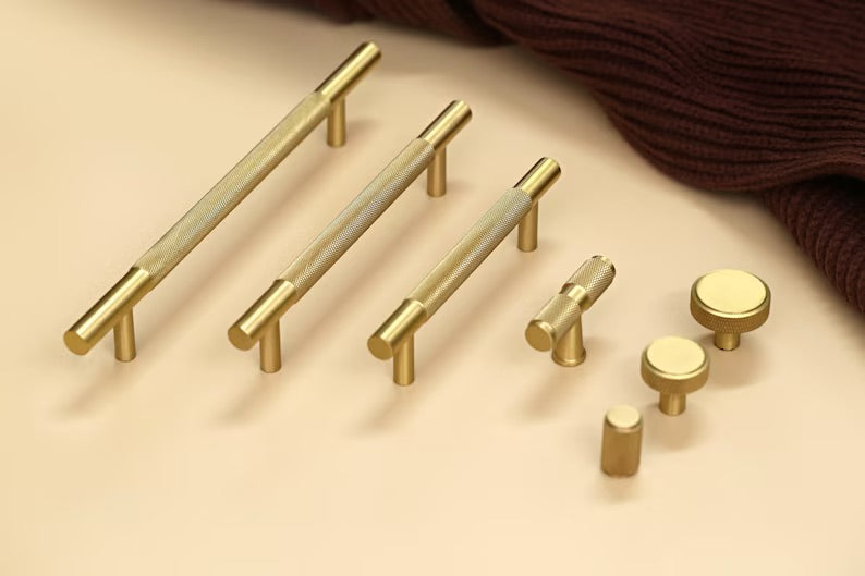 Unique and Affordable Handle,Knobs and more
– QubicHomeware