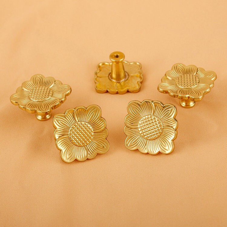 Brass sunflower Dreawer Dresser Knobs pull, decorative art room knobs, diy drawer pulls , wardrobe Knob, Cabinet Knobs , furniture hardware