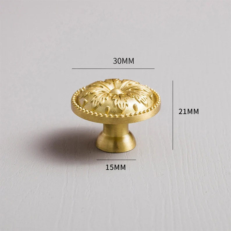 Vintage Brass decorative cabinet knobs – QubicHomeware