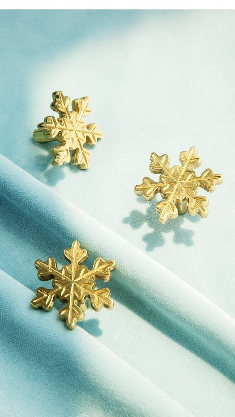 Snowflake Brass Knobs, Modern Cabinet Knobs, Nursery drawer Knobs kids room Furniture knobs, diy drawer pulls, wardrobe Knob