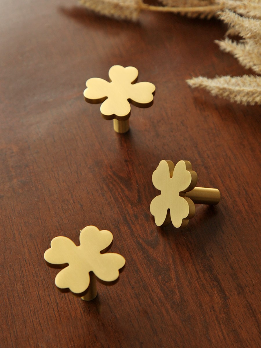 Flower Dresser handle Decor, Clover Brass Cabinet Knobs, Golden Drawer Pull, Wardrobe handle Cabinet Door Pulls Knobs, Furniture hardware