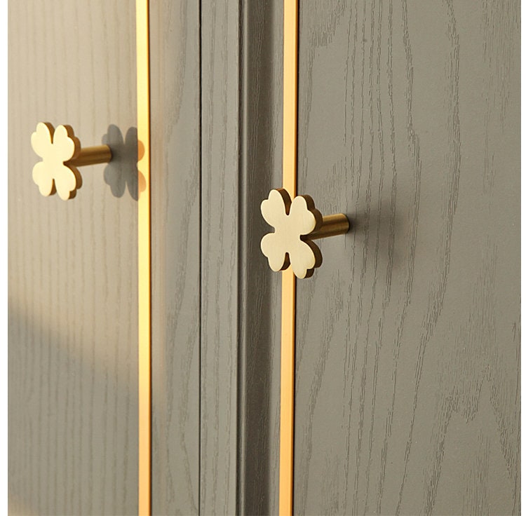 Flower Dresser handle Decor, Clover Brass Cabinet Knobs, Golden Drawer Pull, Wardrobe handle Cabinet Door Pulls Knobs, Furniture hardware