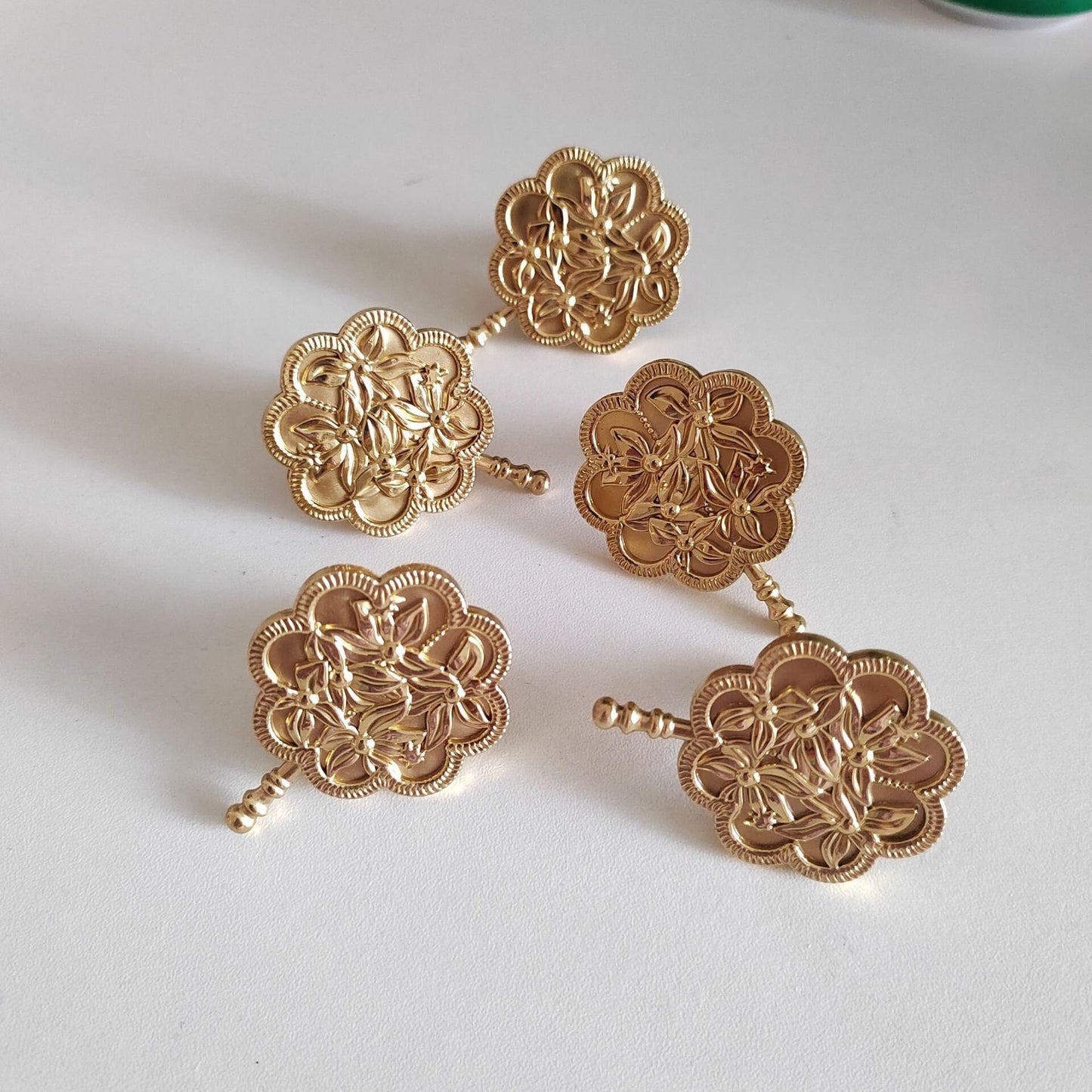Brass Flower handle Knobs, Elegant Drawer Pull, Wardrobe handle Pulls Cabinet Pulls Knobs Dresser Knobs Handles Furniture hardware