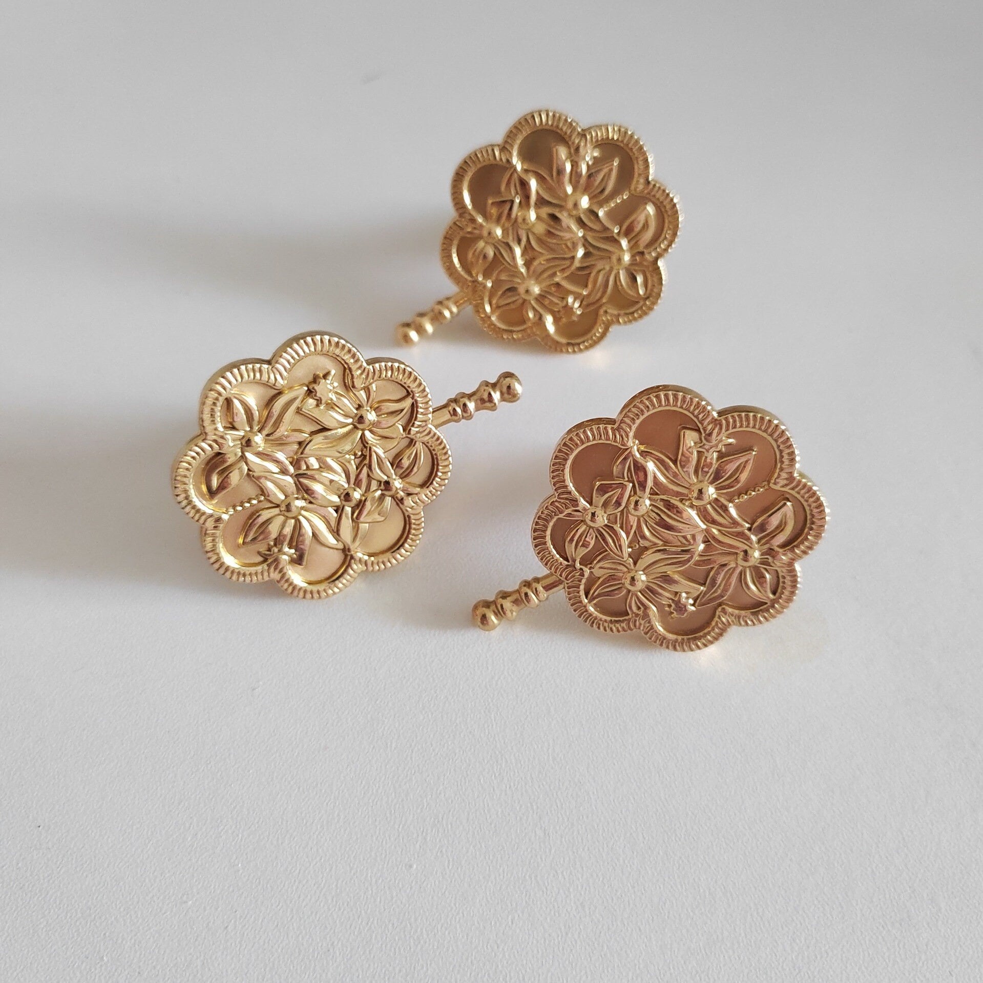 Brass Flower handle Knobs, Elegant Drawer Pull, Wardrobe handle Pulls Cabinet Pulls Knobs Dresser Knobs Handles Furniture hardware