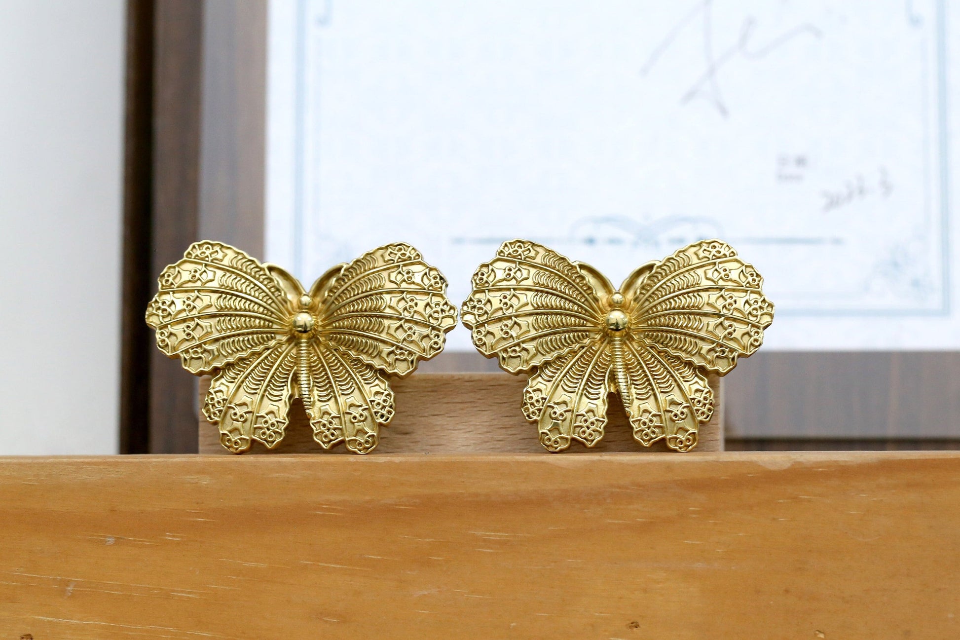 gold butterfly dresser knobs HUGOLEM 8 Pack Butterfly Shape Drawer Pulls - Stylish Kitchen Cabinet & Kid's Room Dresser Drawer Knobs - Modern Gold Dresser Knobs & Door/Window Pull Handles