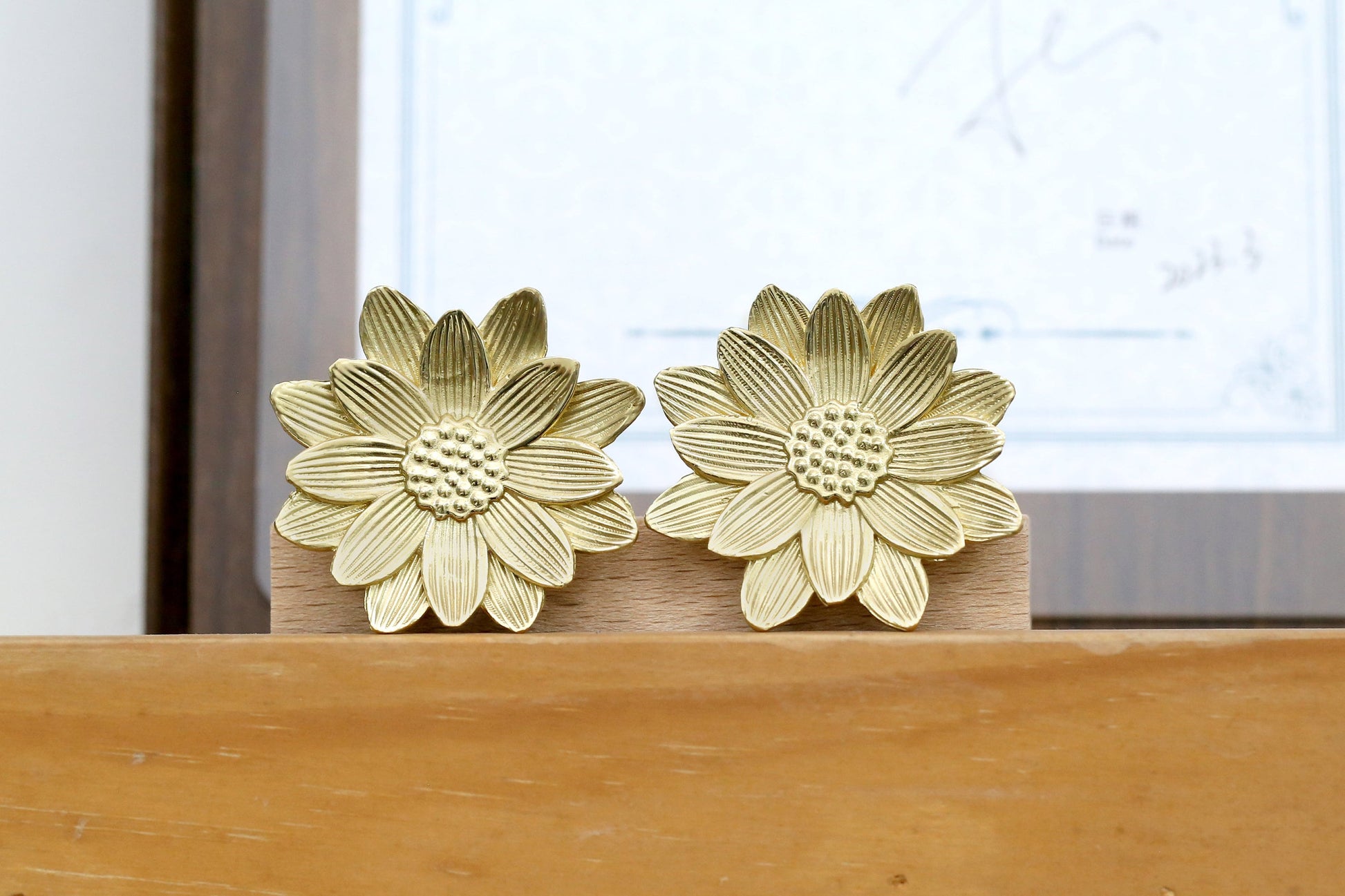Solid brass daisy flower cabinet Knobs, art deco Furniture knobs, diy floret drawer pulls Wardrobe Cabinet Handle Knobs, furniture hardware
