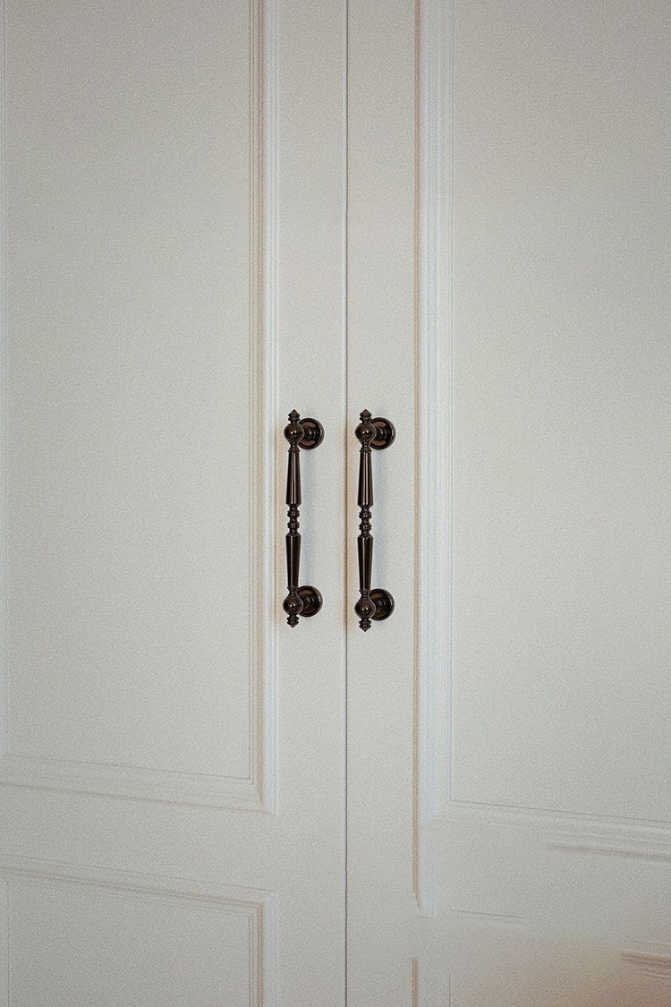 Glossy black Cabinet Handles Pull Door Handles Medieval Style Drawer Pulls Knobs Handles Dresser Knob handle wardrobe pull Cabinet Hardwares